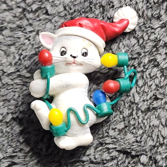 Jewelry - Festive Cat Resin Brooch with Lights